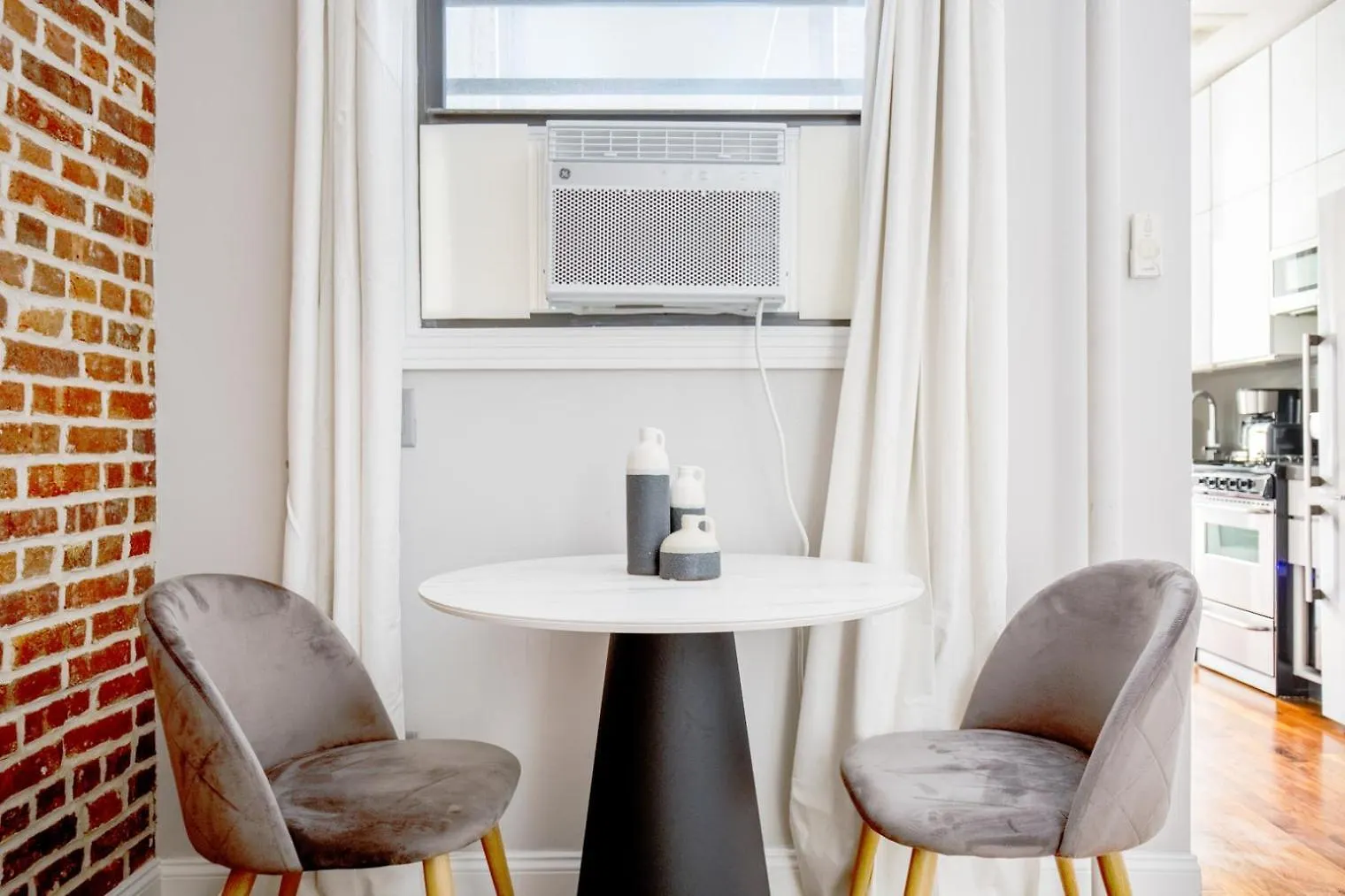 Midtown West 2Br W Wd Wine Fridge Nr 1 Train Nyc-909 Lägenhet New York